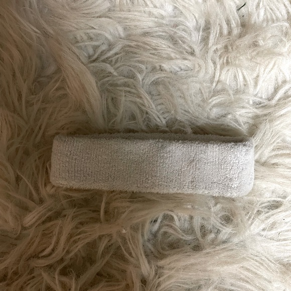 💄2 for 15$💄 Nike Swoosh Headband Worn Once ! Universal Head Size - Picture 3 of 3